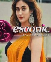 Swathi Warangal Escort Service – Elegant & Fiery Warangal Beauty